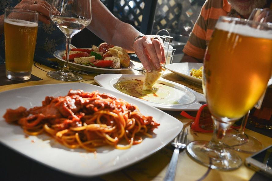 First date: Lunch, Drinks or Dinner?