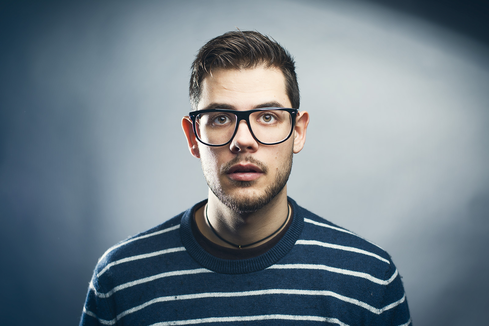 12 Things Men Think During a First Date | Urban Social Blog
