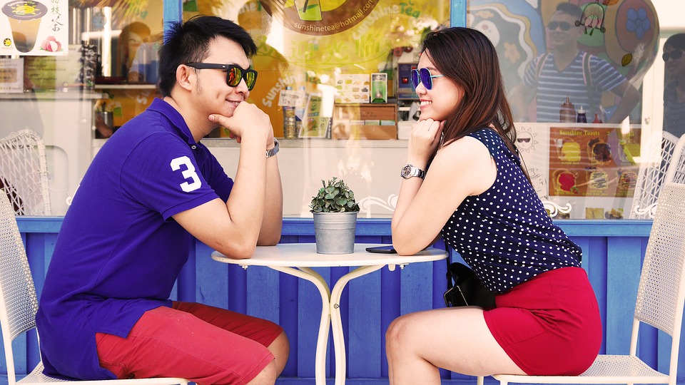 8 Things Guys Wish Girls Did on a First Date | Urban Social
